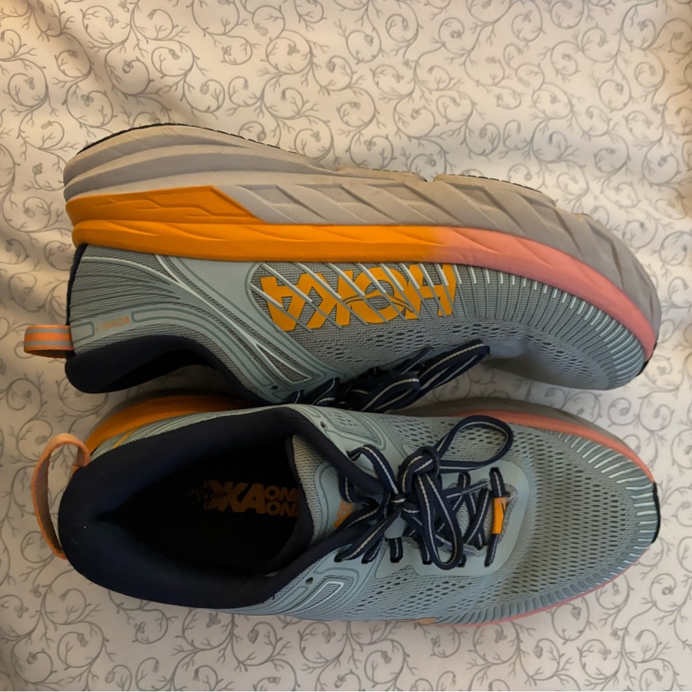 Hoka Bondi Size 9
